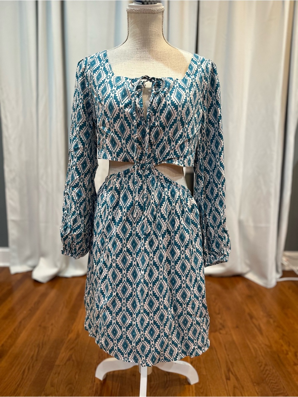 Savannah Jane teal and white geo pattern two piece dress women’s size medium New